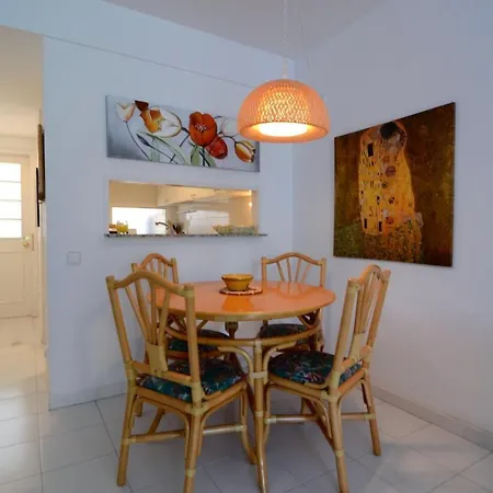 Club P 102 Apartment *